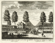 135754 Gezicht in de Grote Laan, de hoofdas van de buitenplaats Loenen bij Loenen, met links van het huis de bomenrij ...